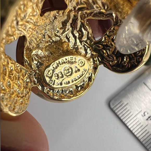 CHANEL gemstone Earrings 1993 - Picture 2 of 9